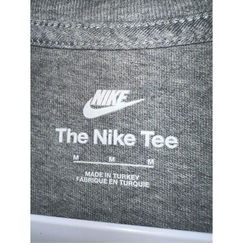 Nike Athletic Department Gray T-shirt Men’s Medium